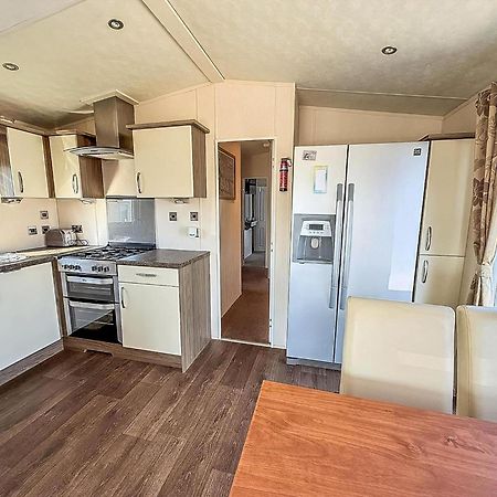 Beautiful Caravan With Decking Wifi At St Osyth Beach Holiday Park Ref 28077Dw 滨海克拉克顿 外观 照片