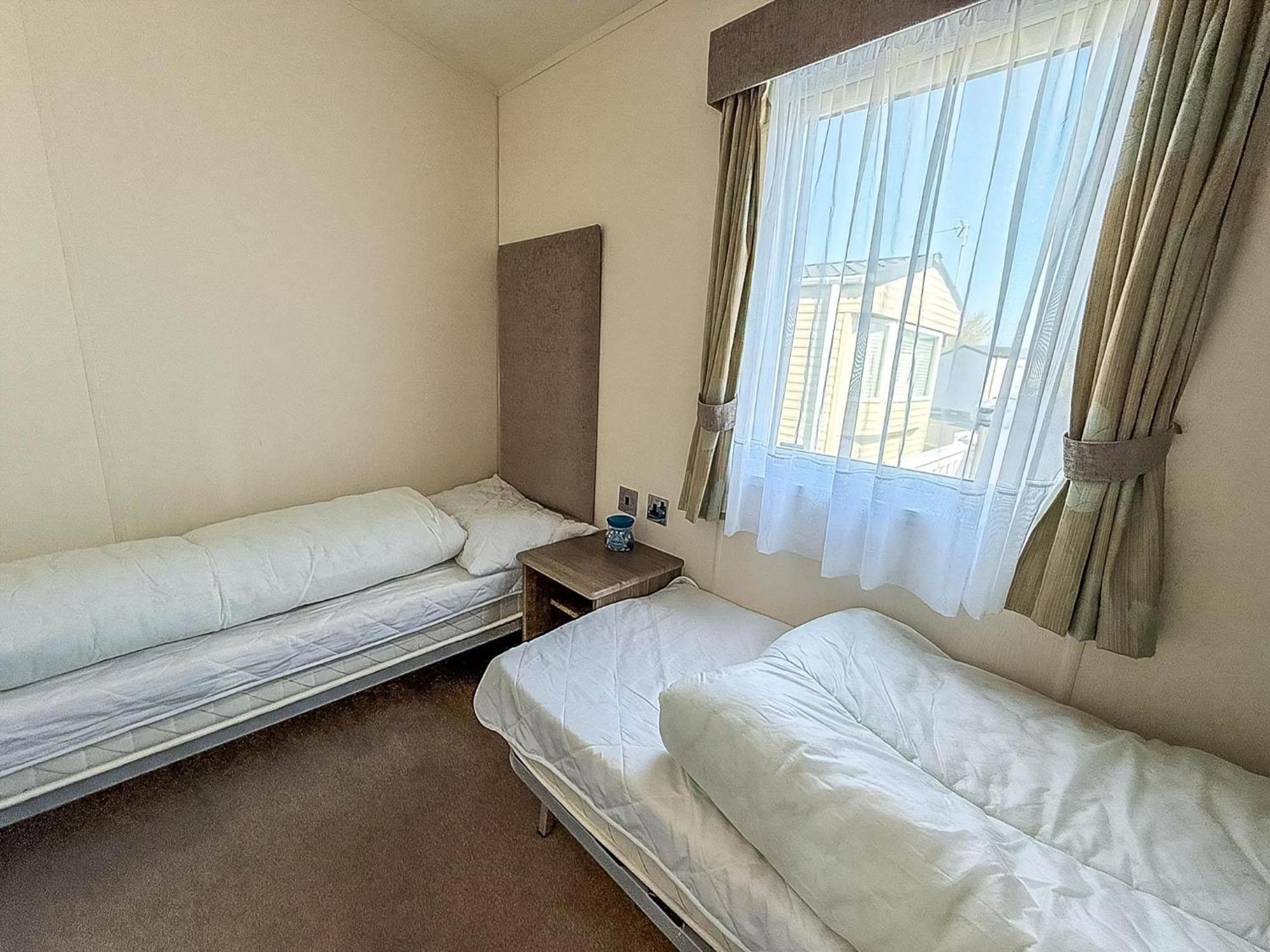 Beautiful Caravan With Decking Wifi At St Osyth Beach Holiday Park Ref 28077Dw 滨海克拉克顿 外观 照片