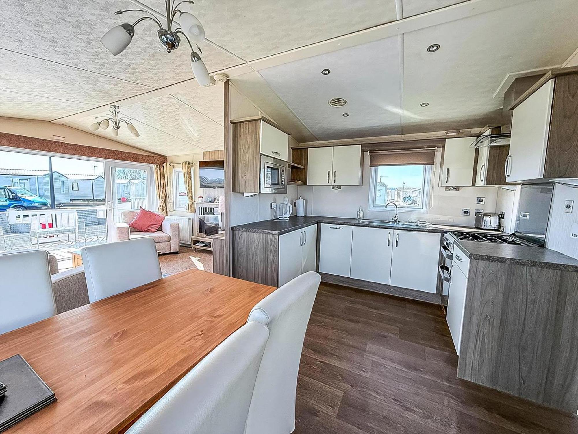 Beautiful Caravan With Decking Wifi At St Osyth Beach Holiday Park Ref 28077Dw 滨海克拉克顿 外观 照片