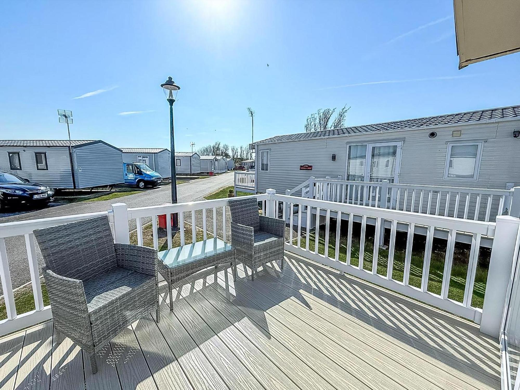 Beautiful Caravan With Decking Wifi At St Osyth Beach Holiday Park Ref 28077Dw 滨海克拉克顿 外观 照片