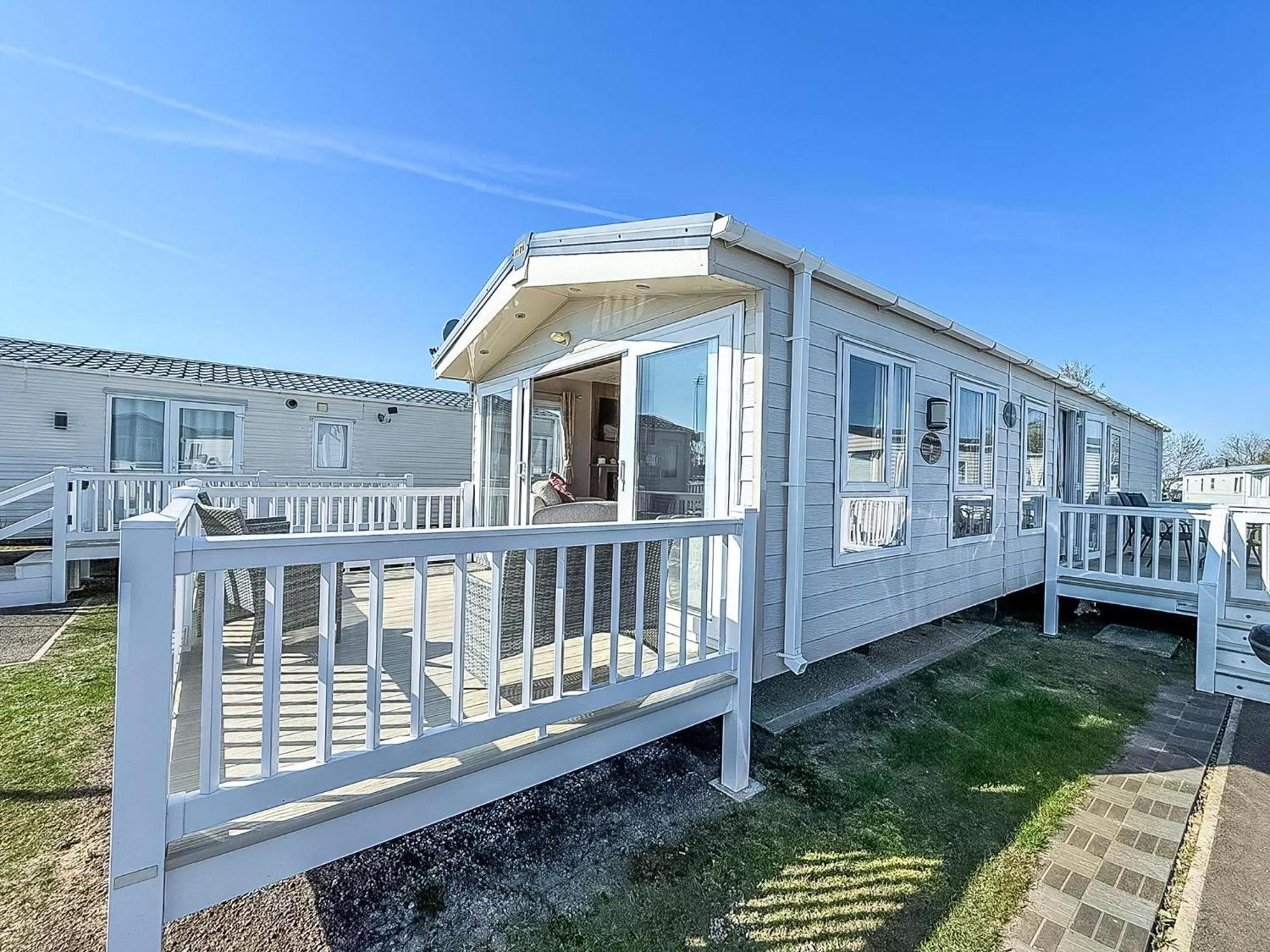 Beautiful Caravan With Decking Wifi At St Osyth Beach Holiday Park Ref 28077Dw 滨海克拉克顿 外观 照片